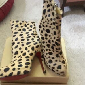 Stylish Leopard Print Heeled Boots